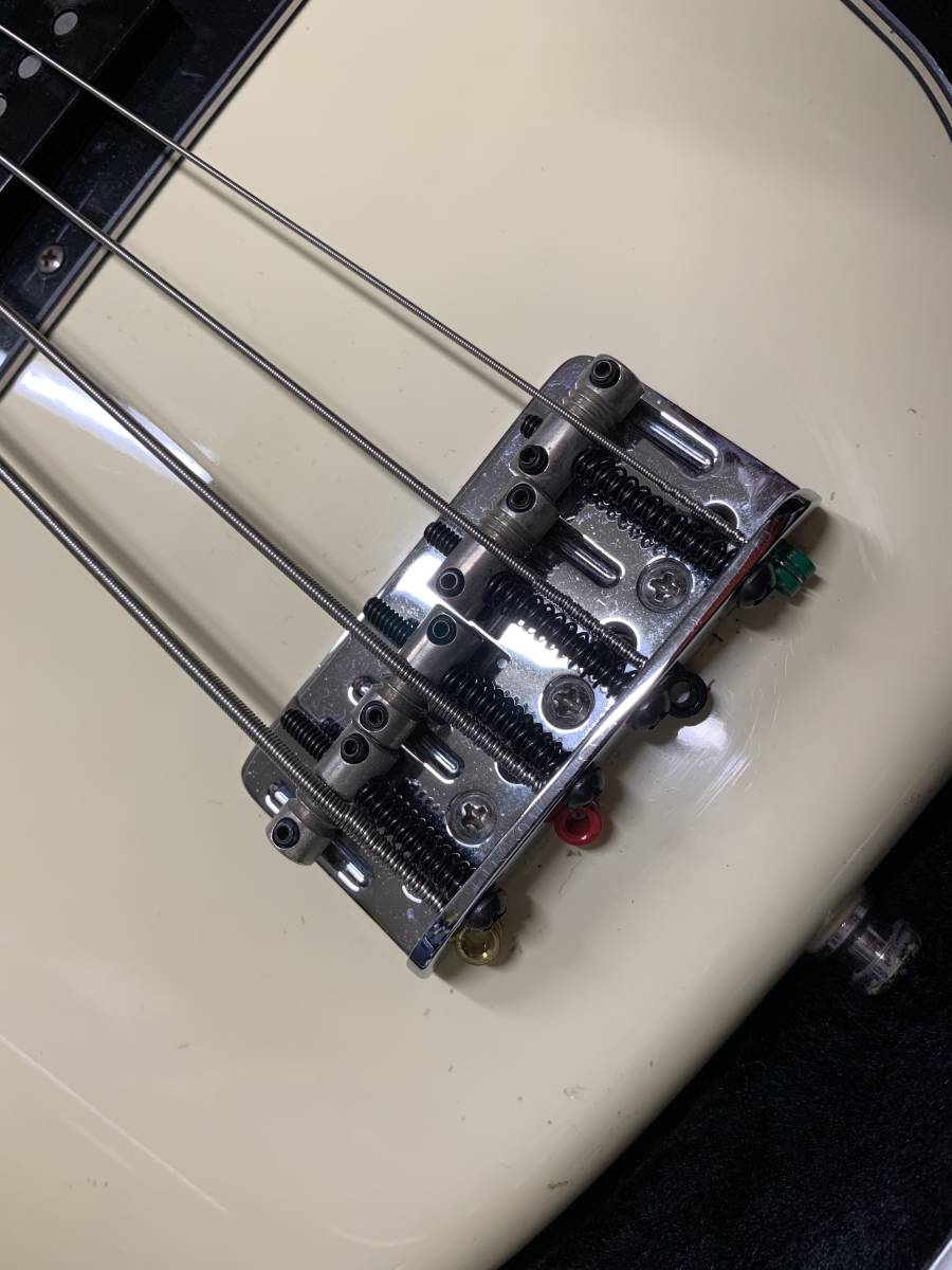 商品配送料無料 FENDER USA Precision Bass 2003〜4年製 ハードケース付き