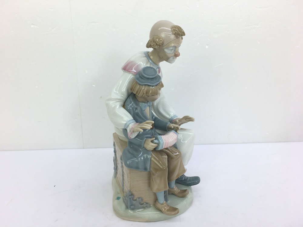 リヤドロ LLADRO アコーディオンを持つピエロ フィギュリン