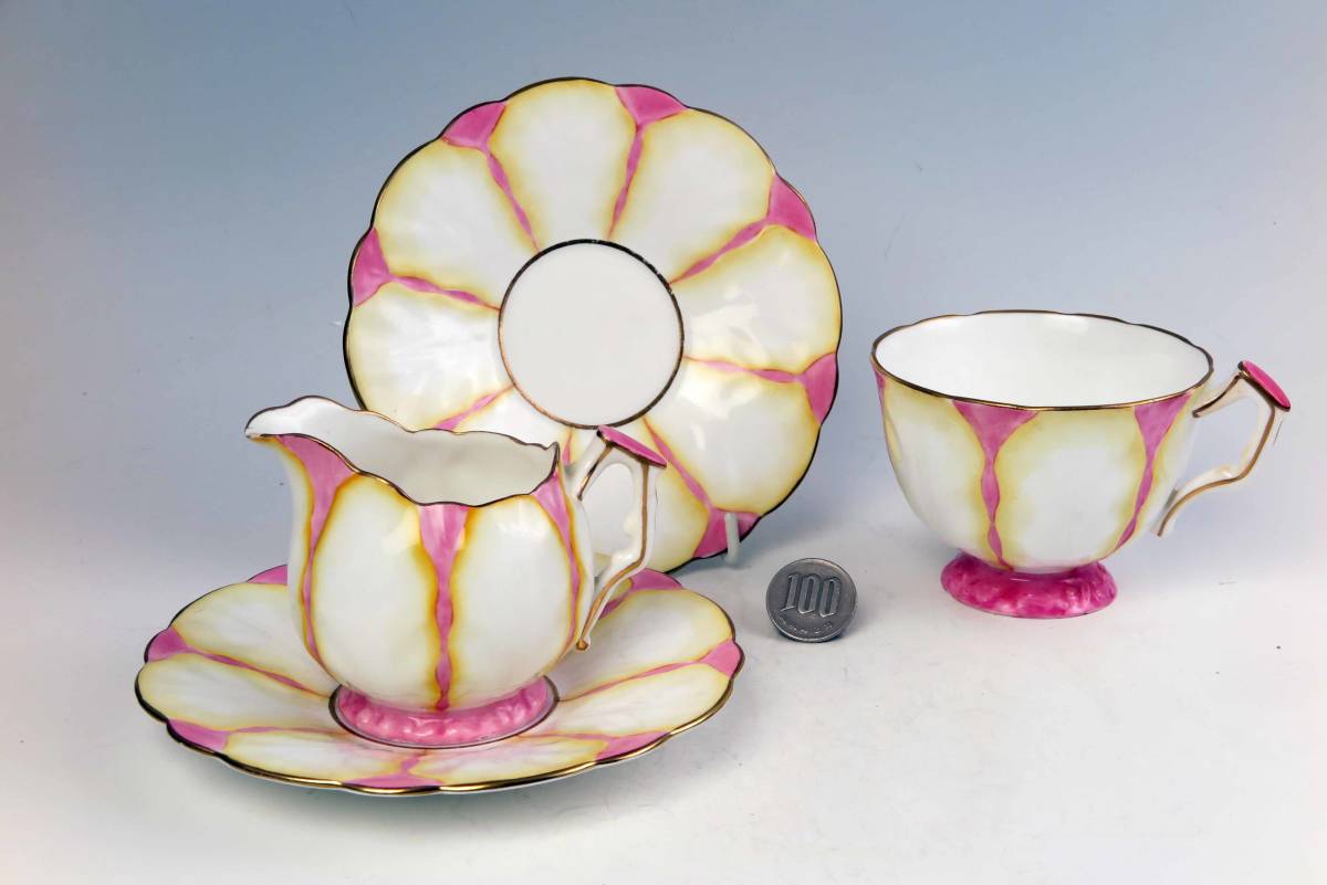 エインズレー 豪華金彩・Cup & Saucer +Creamer & Saucer =B1729 = (1