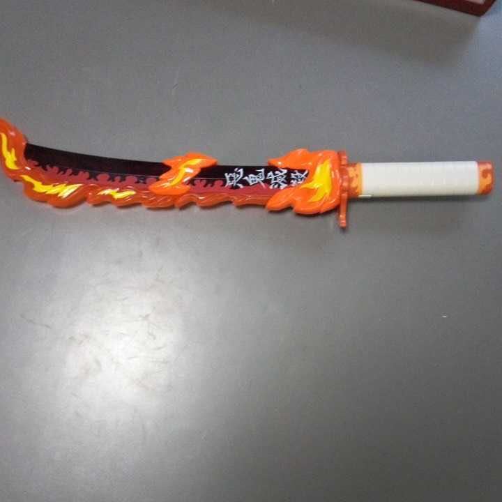 鬼滅の刃　DX日輪刀　煉獄杏寿郎　BANDAI 刀約　60×10㎝　箱付き　美品_3