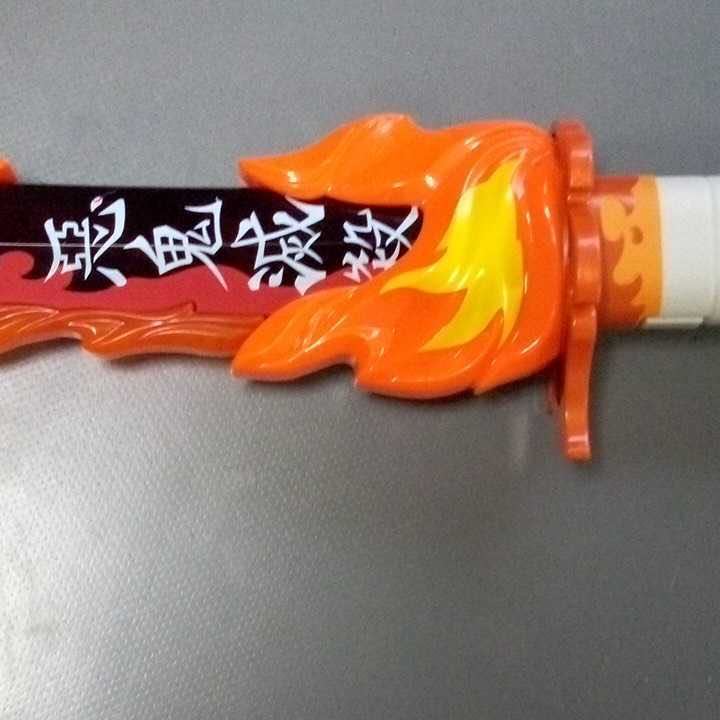 鬼滅の刃　DX日輪刀　煉獄杏寿郎　BANDAI 刀約　60×10㎝　箱付き　美品_4