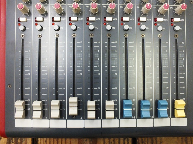 ALLEN&HEATH アレンアンドヒース ZED-12FX エフェクト搭載 アナログ