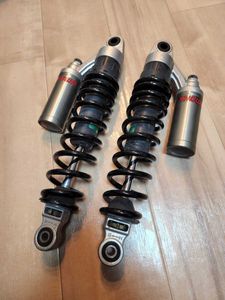 ｃｂ1300 リアサスのヤフオク!の相場・価格を見る｜ヤフオク!の ...