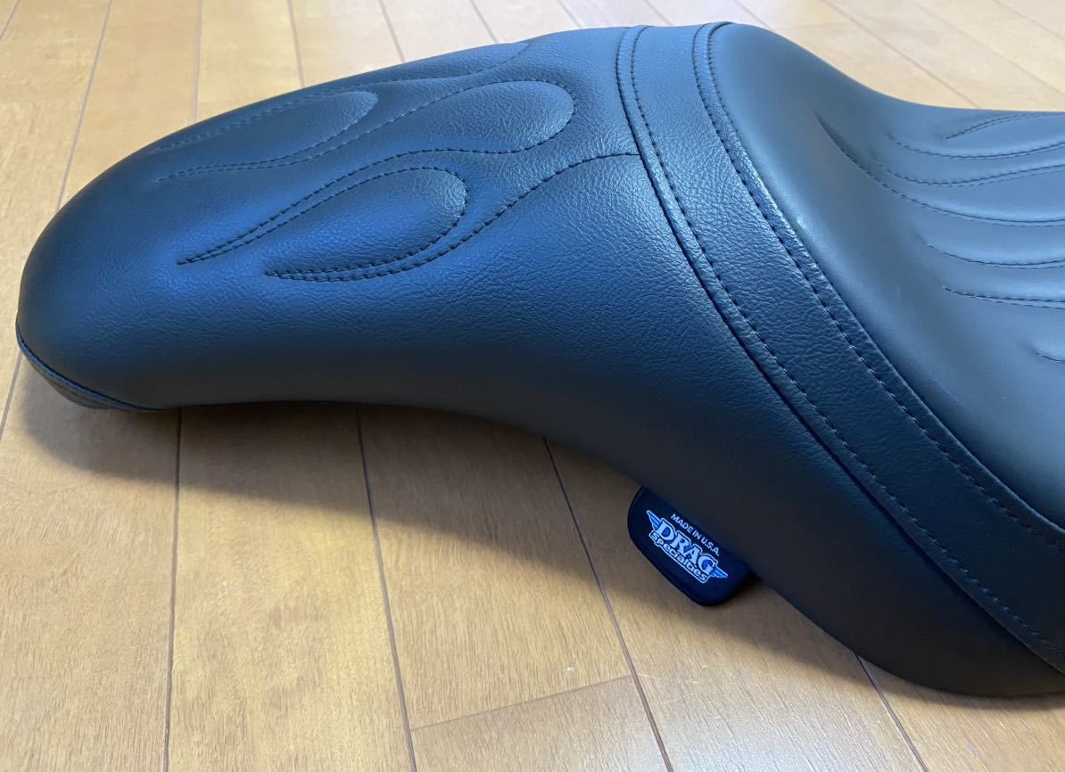 0804-0399 ドラッグスペシャリティーズ ダブルシート プレデター 04年以降 XL883 XL1200 スポーツスター ファイヤーパターン ドラッグスペシャリティーズ ダブル Drag XL1200T カフェスタイル (ダブルダイアモンド
