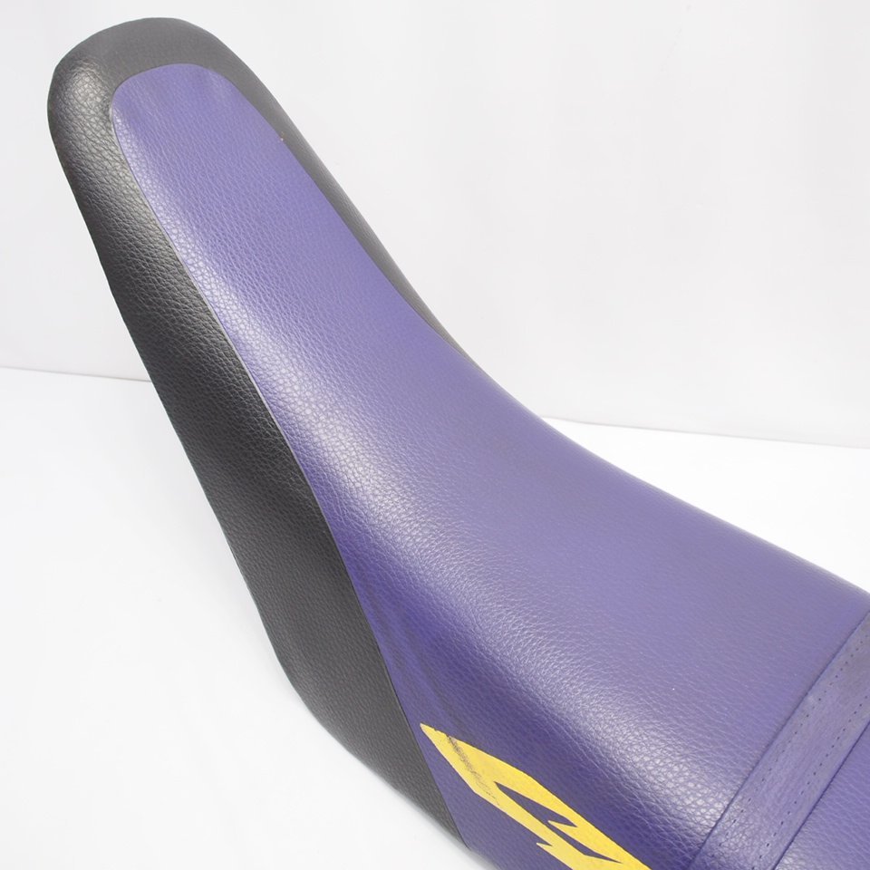 取り付けOK! CRM250R CRM250AR MD24 MD32 純正シート KAE KAEJ(純正品
