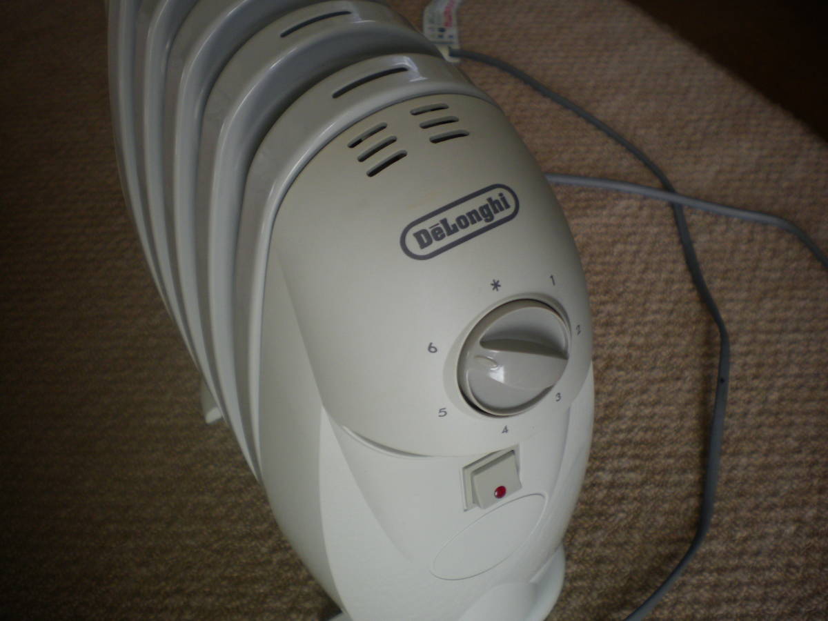 オイルヒーター デロンギ | 500wの通販 ミニオイルヒーター 500w（家電