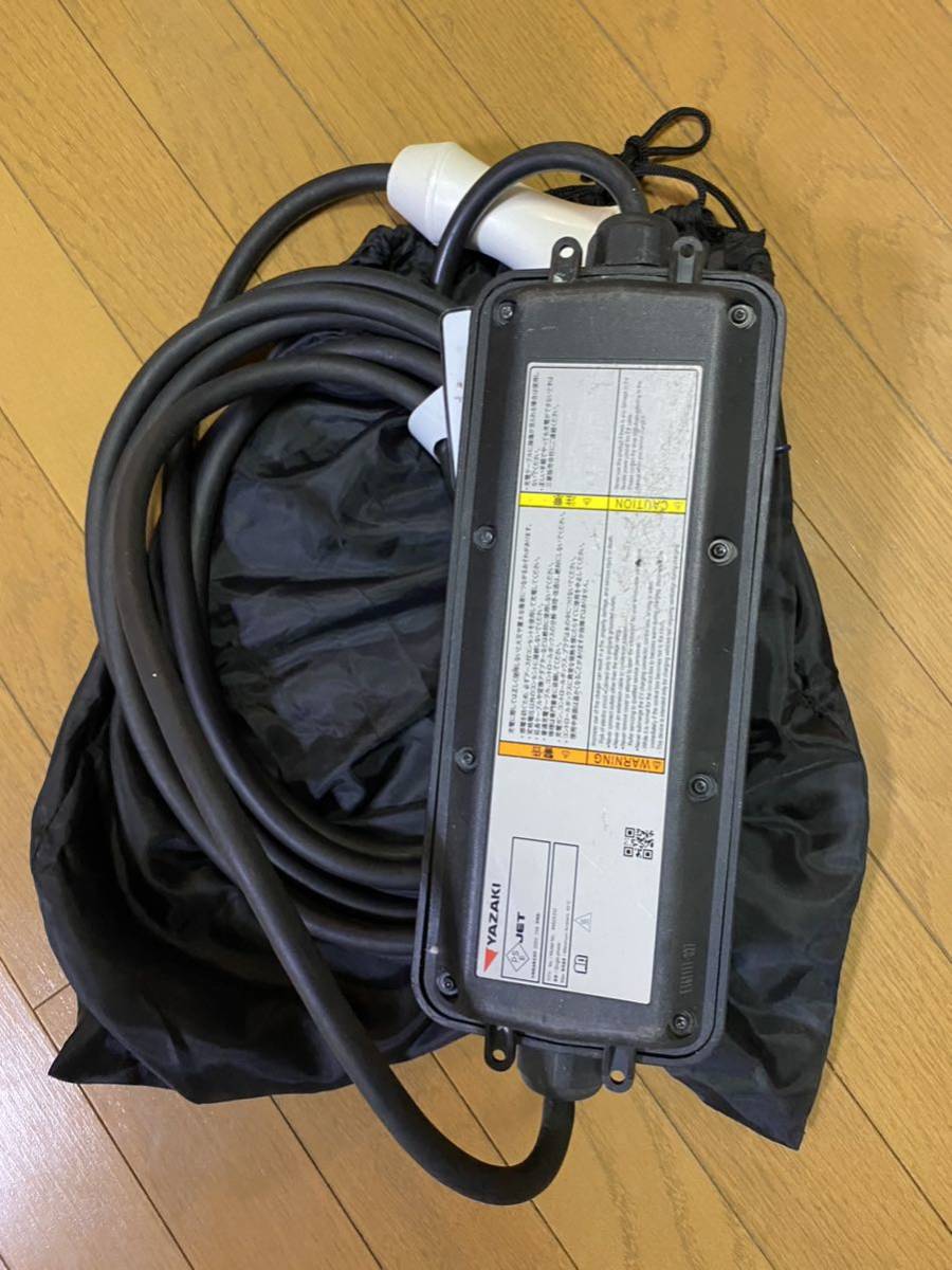 三菱アウトランダーPHEV純正200V充電ケーブル。