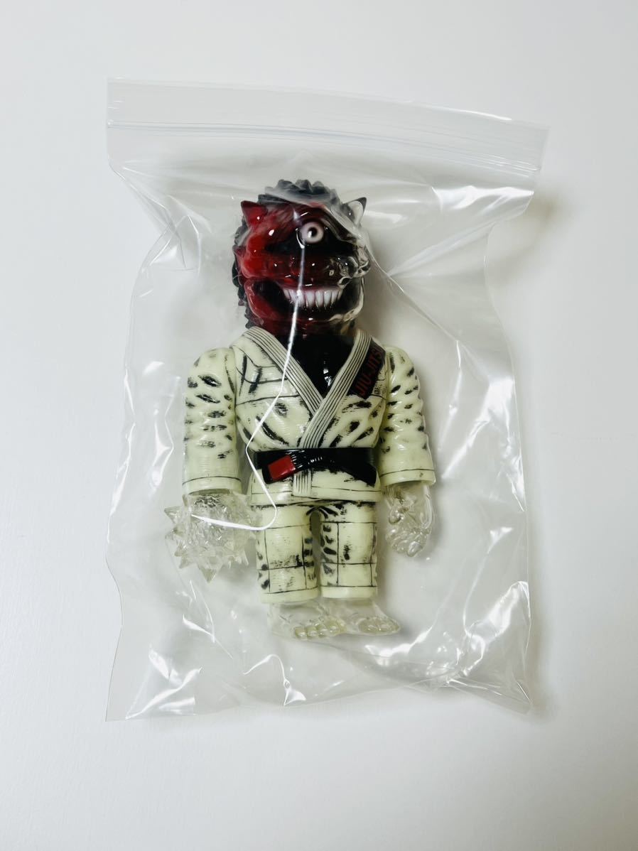 限定セール，新作登場 MVH オーリー 蓄光 GIDレッドシャークMutant Vinyl Hardcore MVH ニュータントビニールハードコア ソフビ zollmen(一般)｜売買されたオークション情報、yahooの商品情報をアーカイブ公開 - オークファン 一般