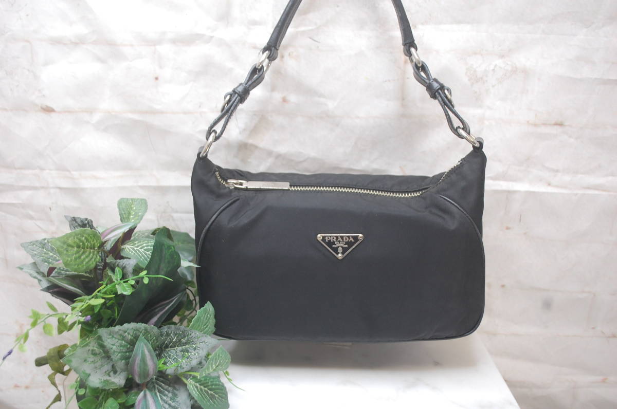 本物保証，定番人気 /に2.PRADA MILANO ハンドバッグ ブラック ブランドバッグ ミニバック ナイロンバッグ ワンショルダー 三角ロゴプレート(ハンドバッグ)｜売買されたオークション情報、yahooの商品情報をアーカ かばん、バッグ