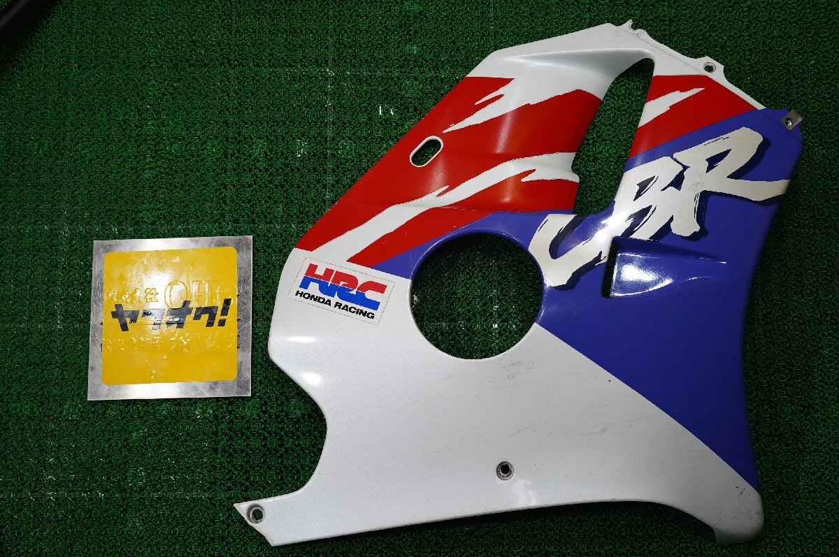 4R1126351☆CBR250RR MC22☆前期 規制前☆サイドカウル右 ※割れ有