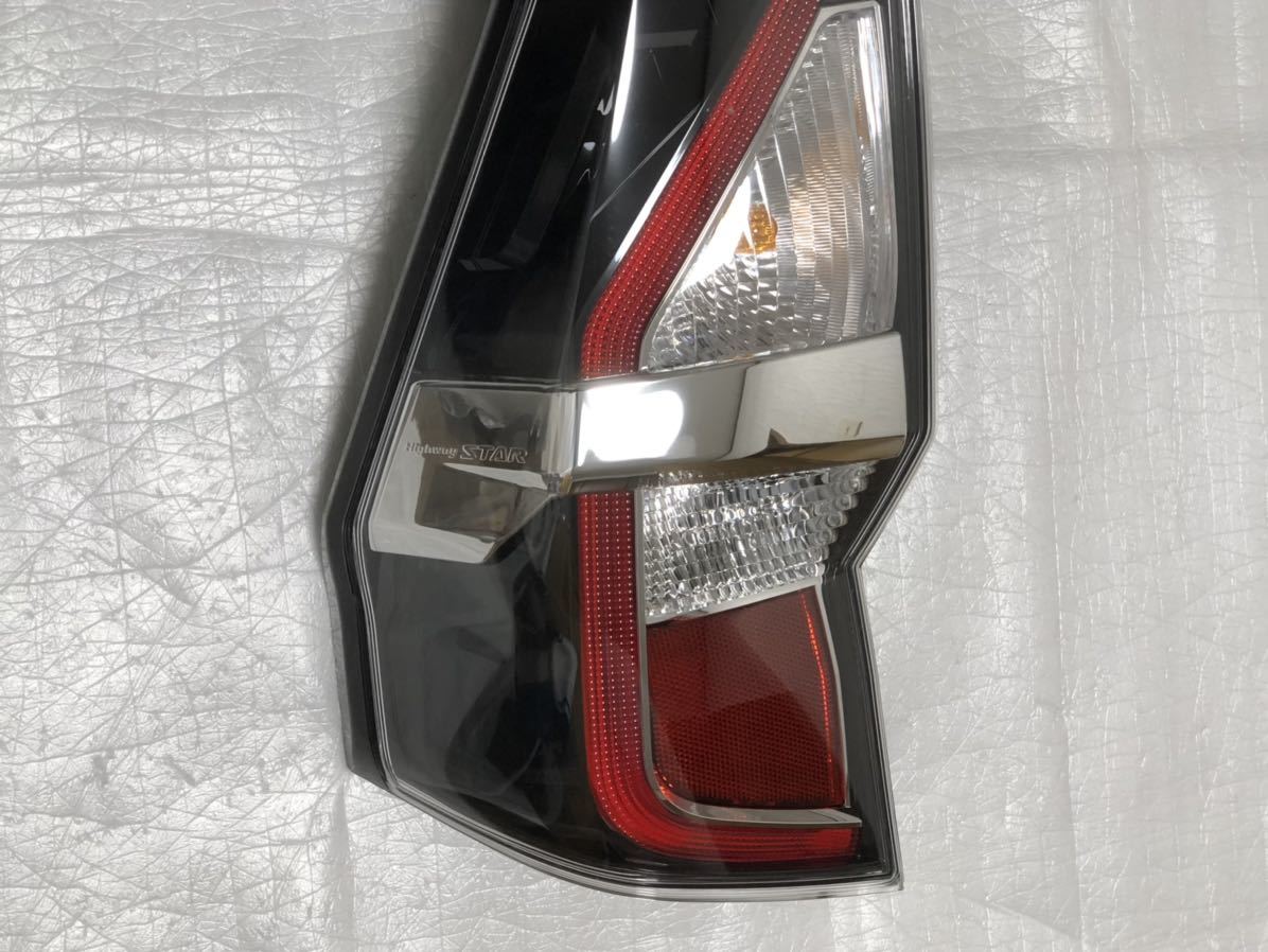 C27セレナハイウェイスター後期左テールランプ美品 配線付属KOITO 220