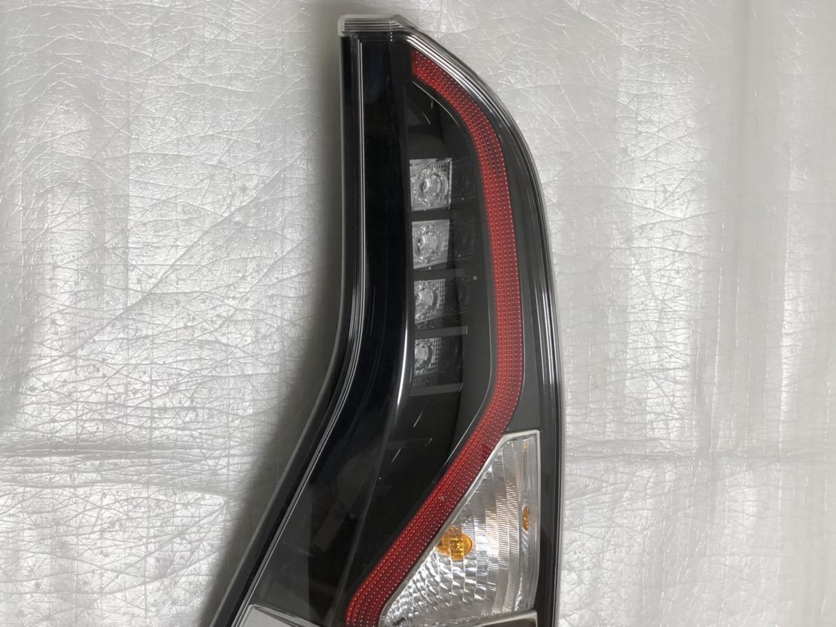 C27セレナハイウェイスター後期左テールランプ美品 配線付属KOITO 220