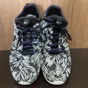 ナイキ カイシの値段と価格推移は 25件の売買情報を集計したナイキ カイシの価格や価値の推移データを公開