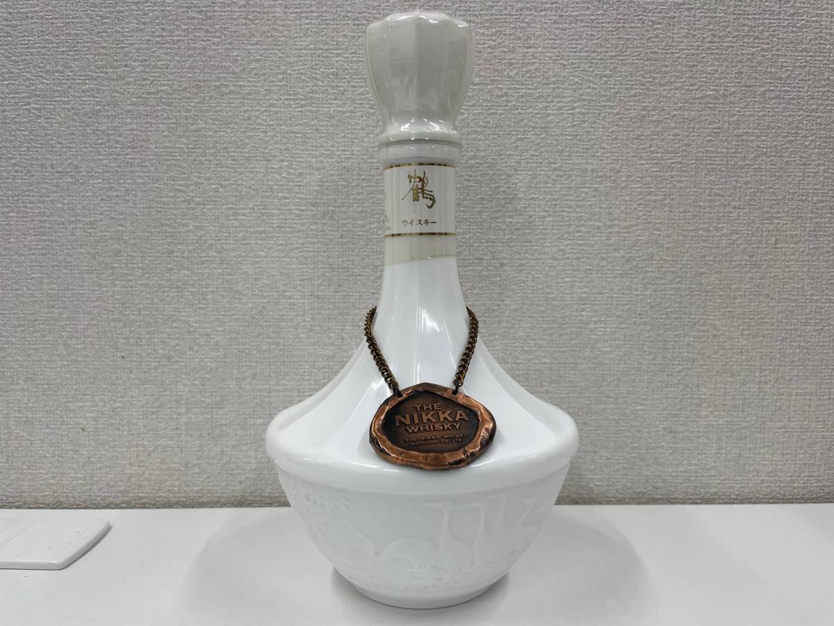 ドリンク、水、お酒 ニッカウヰスキー 鶴 陶器ボトル 700ml 43度 THE