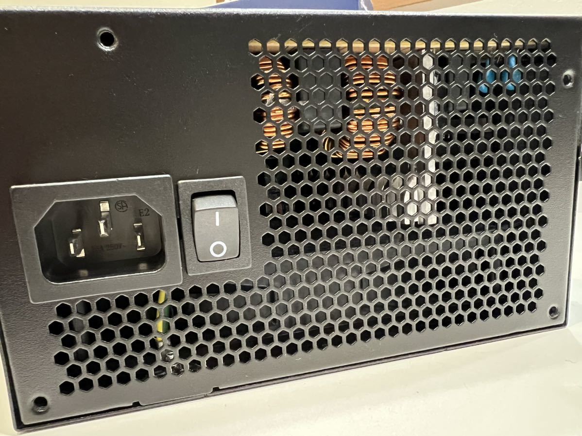 Silverstone SST-ET750-HG 750W 80Plus GOLD 動作確認済み