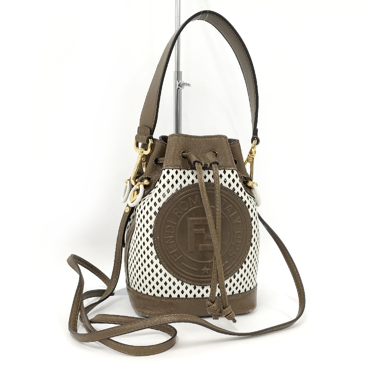 ◇FENDI ○フェンディ FENDI モントレゾール ショルダーバッグ 