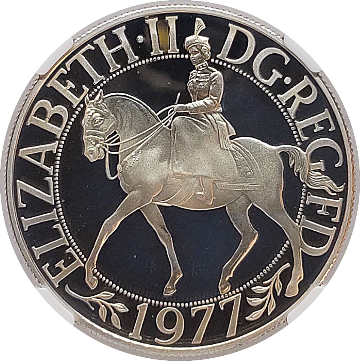ロイヤルミント プルーフ クラウン 大判銀貨 エリザベス2世 即位25周年 1977年 25ペンス ヤングヘッド イギリス NGC PF68 ULTRA CAMEO