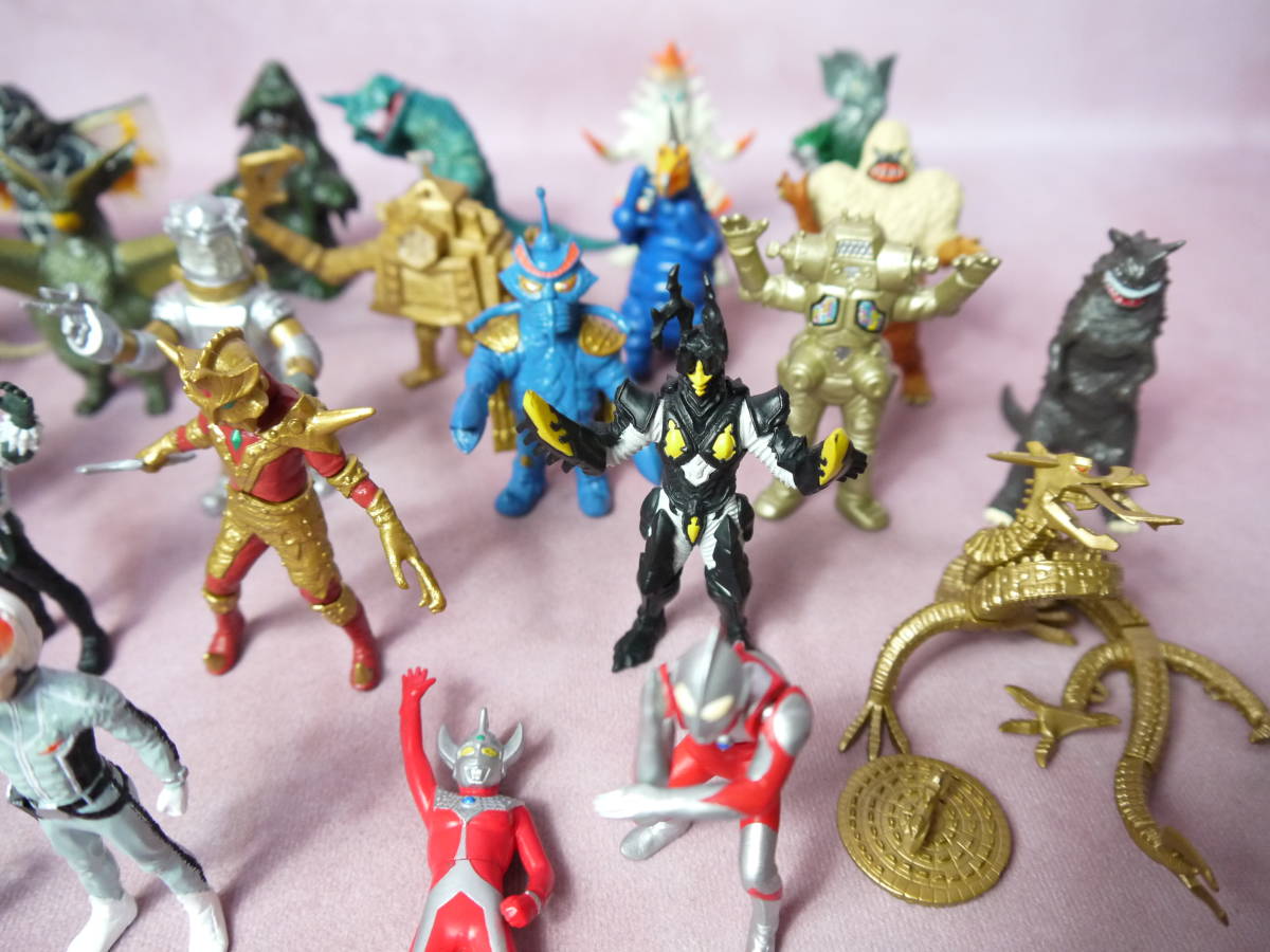 ガシャポン✳️ウルトラマン『HG 怪獣シリーズ ガチャフィギュア 10個