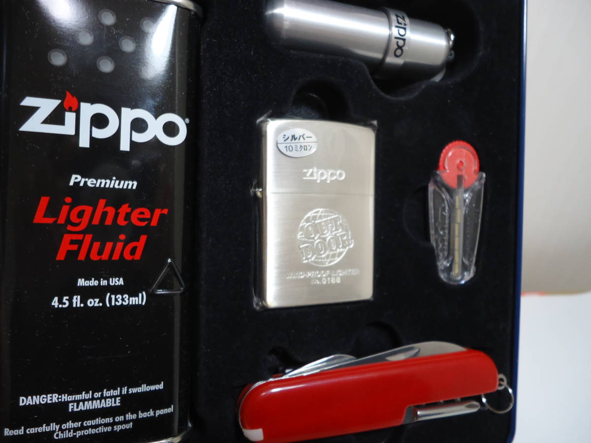格安，限定SALE アウトドアギフトセット限定ZIPPO 品 OUTDOOR オイル 着火石 携帯タンク 8徳ナイフ付 シルバー10&mu; 2003年9月製 専用缶箱 保証書付(Zippo)｜売買されたオークション情報、yahooの商品情報をアーカイ Zippo