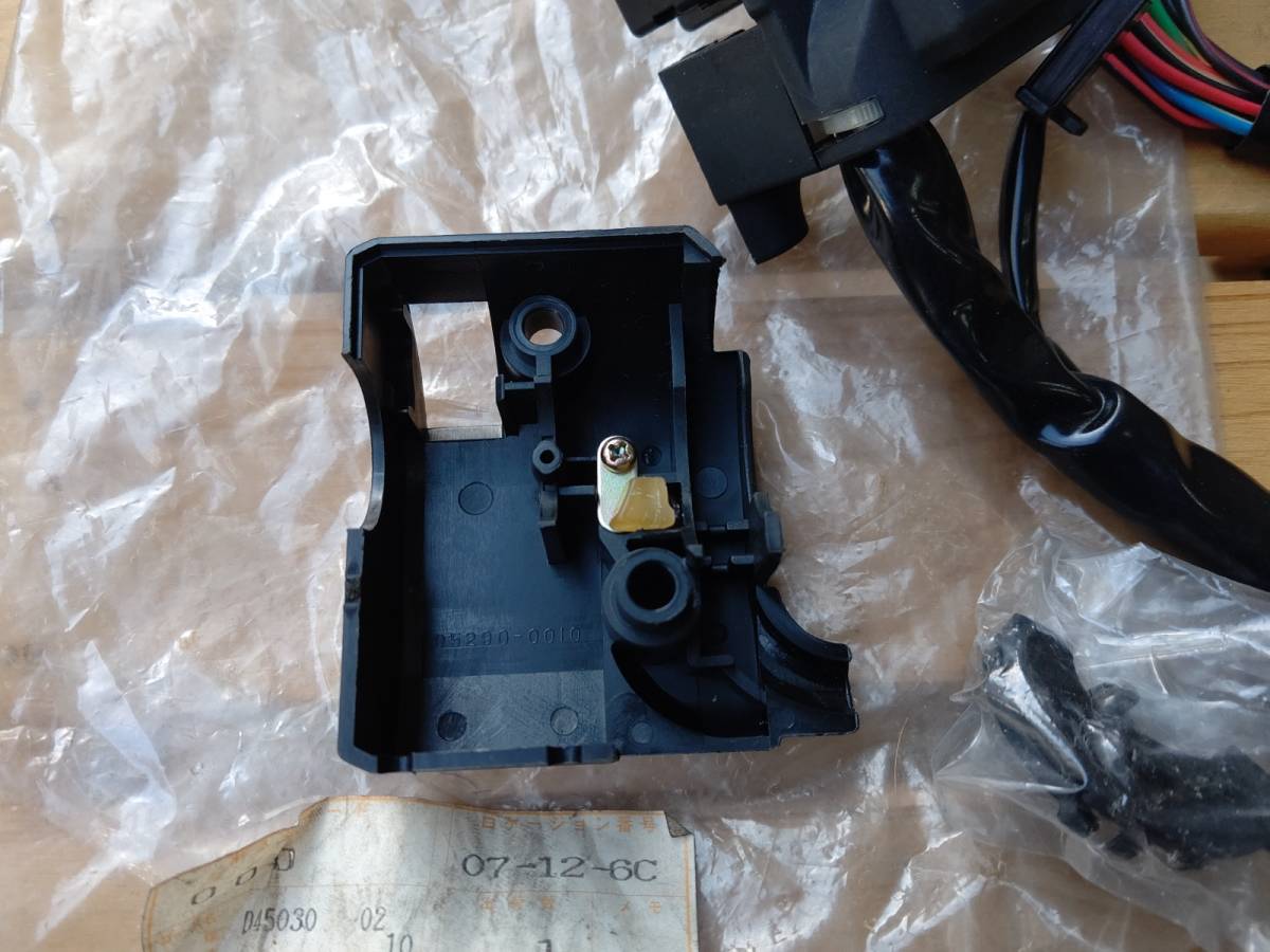 カワサキ ZXR400用？ スイッチボックス 46091-1447 (純正品)｜売買され