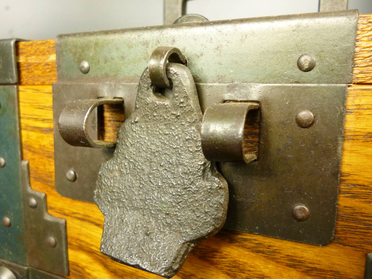 ☆ 欅無垢の木箱 銭箱 時代風 金庫 手提げ 手持ち 木製 ☆ 千両箱 宝箱