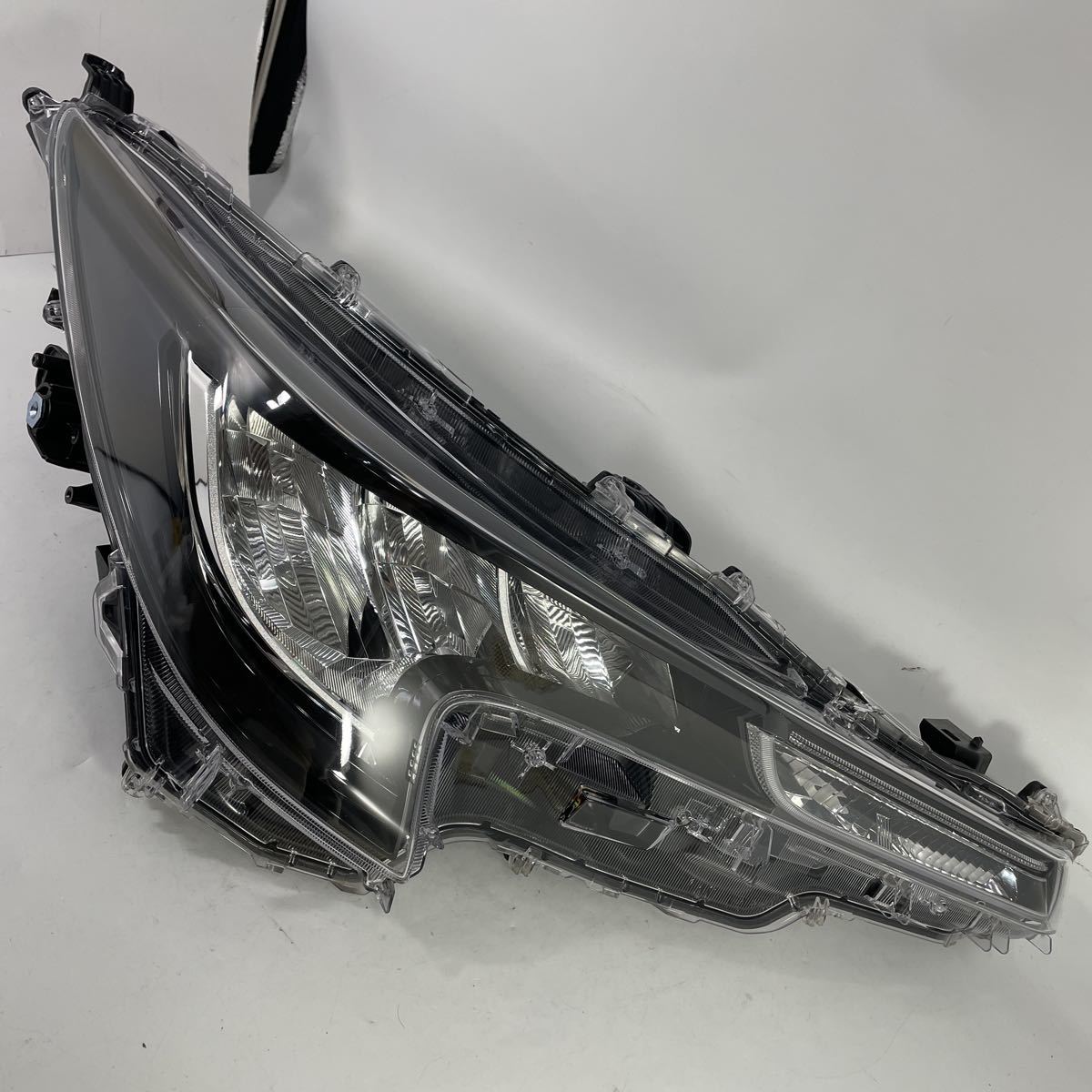 カローラツーリング トヨタ S ZRE212Wの中古車を探すならグーネット 