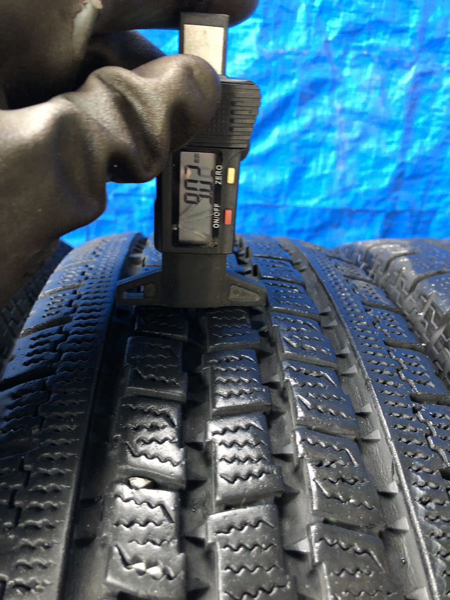 195/80R15 107/105 L LT TOYODELVEX M934 スタッドレストラックタイヤ　4本 9mm 2019年式　送料無料 DELVEX 107&frasl;105L 0 (デルベックス) (トーヨー) トーヨー