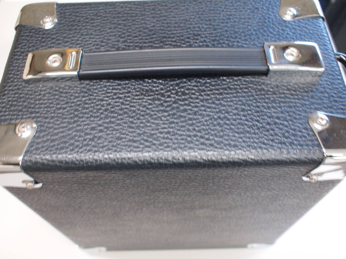 傷なし☆AAD by Phil Jones 中古アコースティック用ギターアンプ CUB 