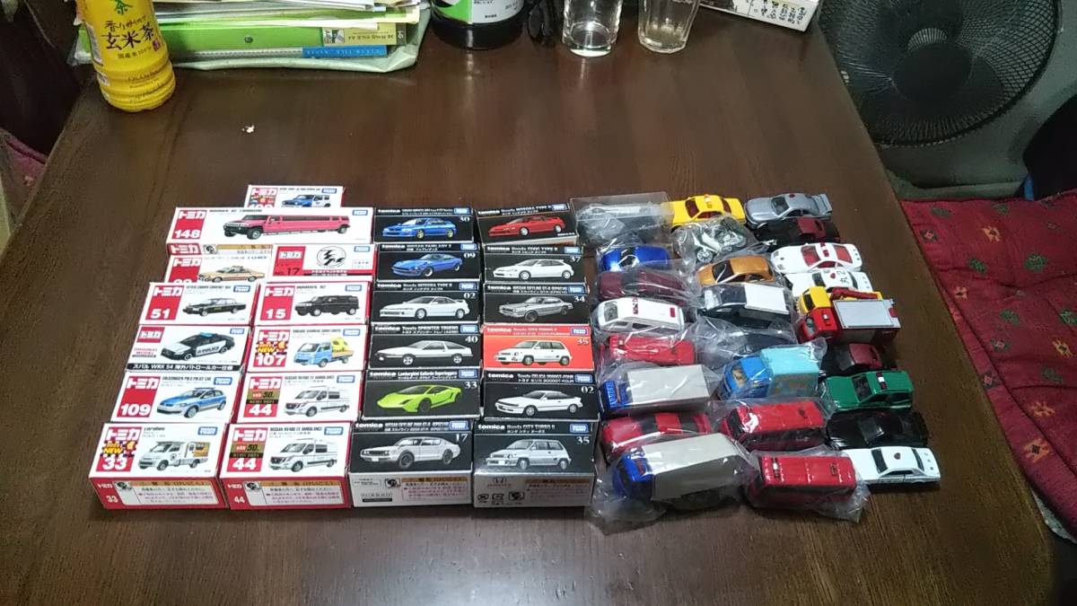 定番人気，定番 レア トミカ トミカプレミアムの他50台セット(乗用車)｜売買されたオークション情報、yahooの商品情報をアーカイブ公開 - オークファン 乗用車