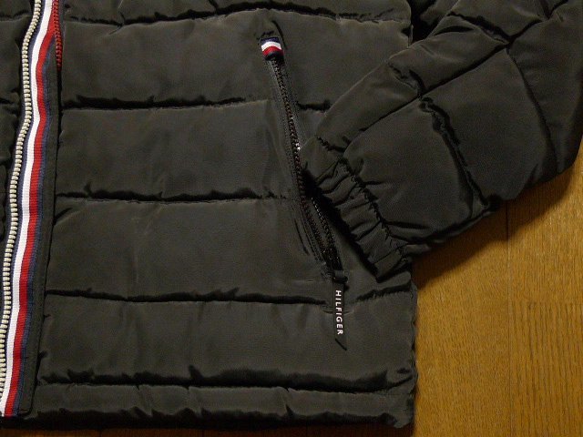 L(US)XL位2023新作 トミーヒルフィガーUSA限定 日本未発売 高級サテン調光沢ブラック 極暖 ダウンジャケット同機能DOWN ALTERATIVE耐風蓄熱 トミー | ヒルフィガー Tommy トミーヒルフィガーUSA限定マットブラック×ウッド ジャケットのYahoo!オークション(旧