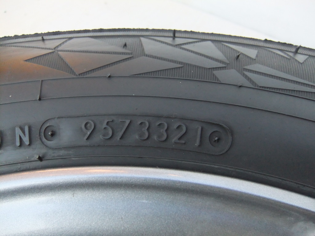 軽自動車用 17×5.5J 100/4H タイヤ付 165/40R17 4本中古 正常進化」のノア／ヴォクシーと「原点回帰」のステップワゴン New vs
