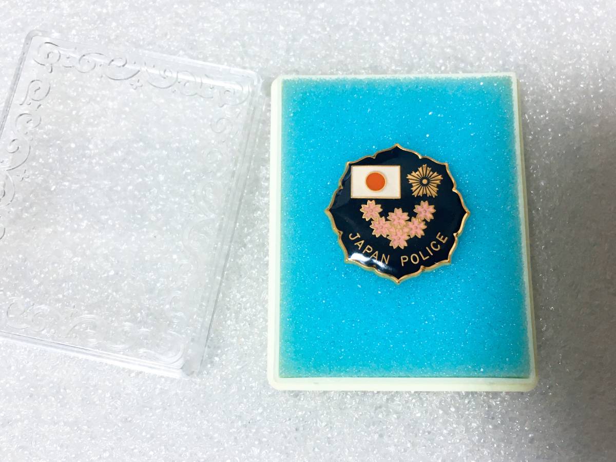 ◇ 日本警察グッズ 記念品 JAPAN POLICE ロゴ入り ピンバッジ 襟バッジ