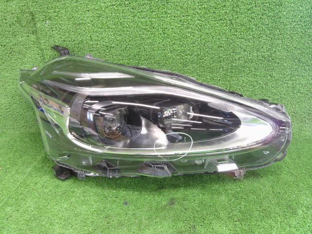 シエンタ NSP170G 右ヘッドランプASSY 52-317
