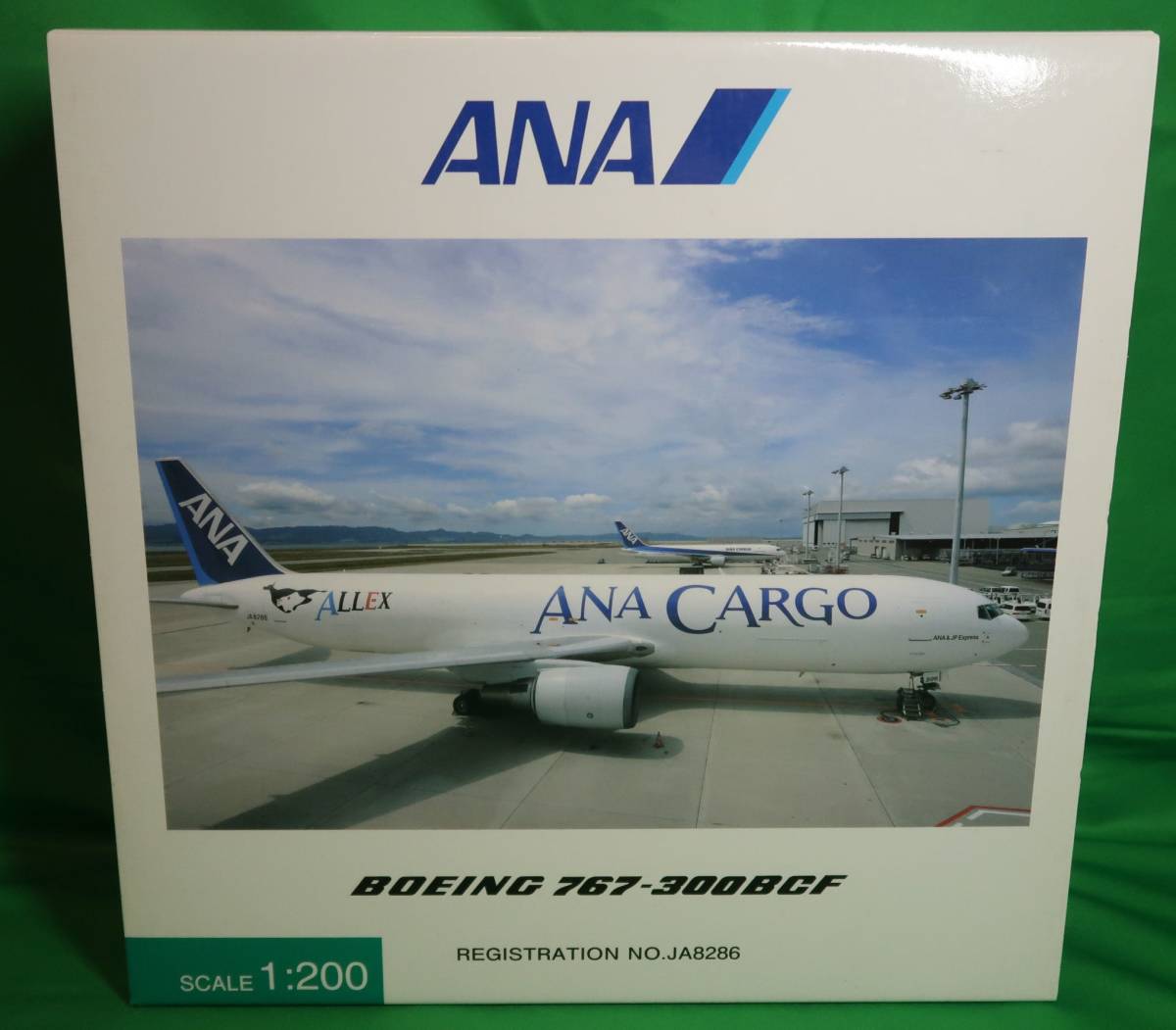 全日空商事 ANA CARGO 1/200 ボーイング 767-300BCF JA8286 NH20029