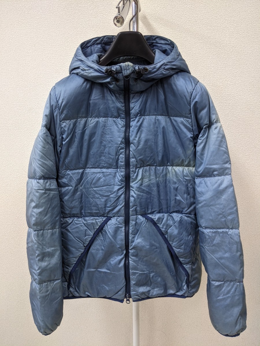 2．REMI RELIEF レミリリーフ パイピング切替フード付きダウンジャケット　メンズS　青系yS01