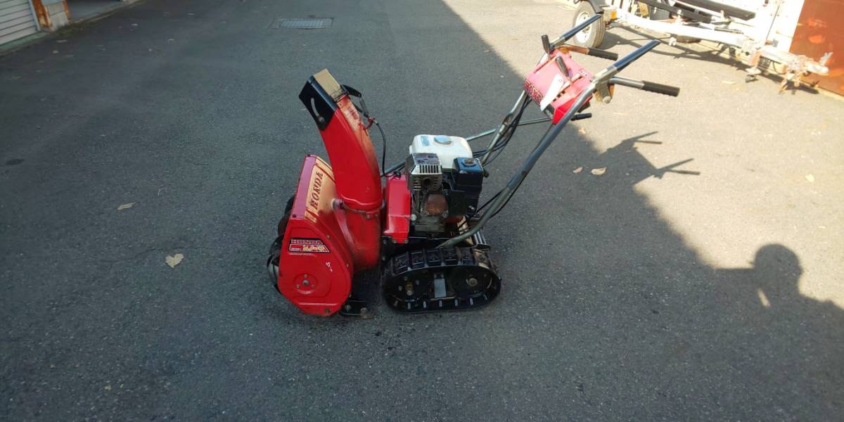 除雪機 Honda - メルカリ 5馬力 赤 スノーラHS55（中古） ホンダHS55 