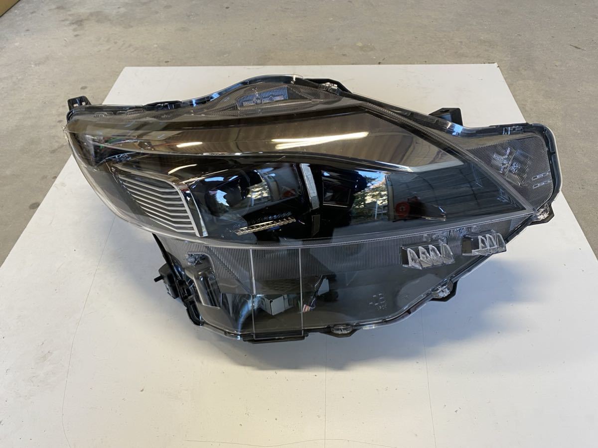 ルークス　右ヘッドライト　LED BA1 