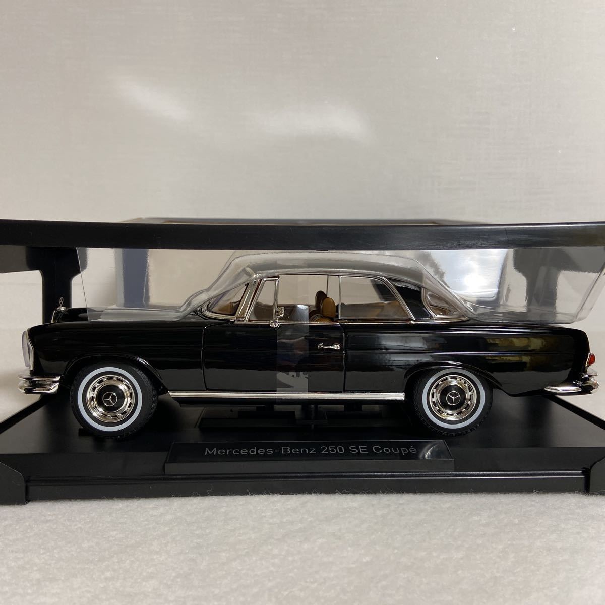 ☆ノレブ／NOREV：1/18 ☆メルセデス ベンツ／Mercedes-Benz 250 SE