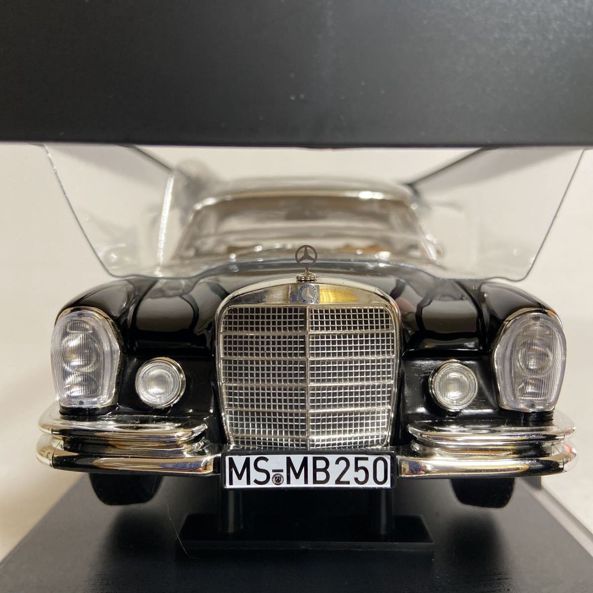 ☆ノレブ／NOREV：1/18 ☆メルセデス ベンツ／Mercedes-Benz 250 SE