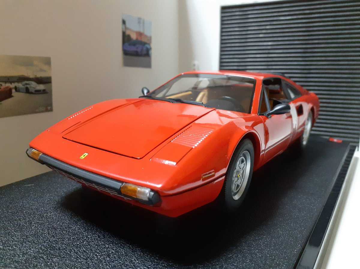 1/18 ミニカー　フェラーリ 308 GTB　(ホットウィール製)　未使用品