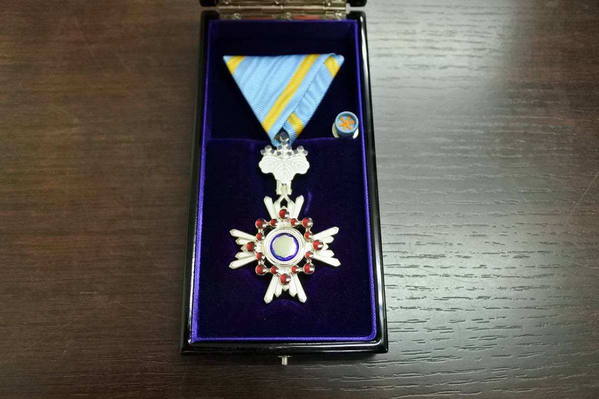 骨董祭 再出品 勲章 瑞宝単光賞 ケース付 記念章