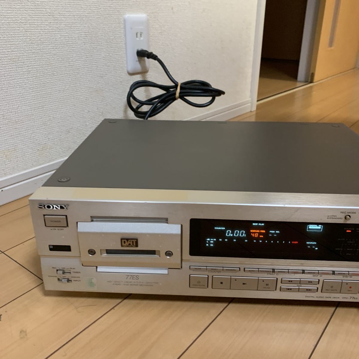 ソニー DTC-77ES、再出品 SONY DATデッキ DTC-77ES 即決 ソニー
