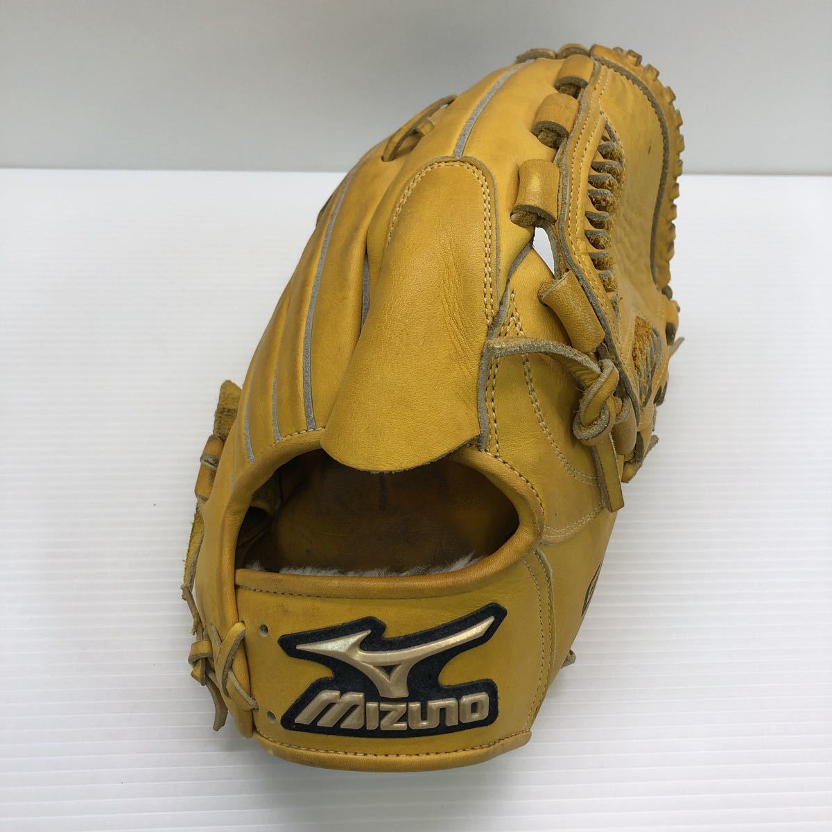 G-4011 ミズノ mizuno グローバルエリート GlobalElite 軟式 投手用 2GN35221 グラブ グローブ 野球 中古品