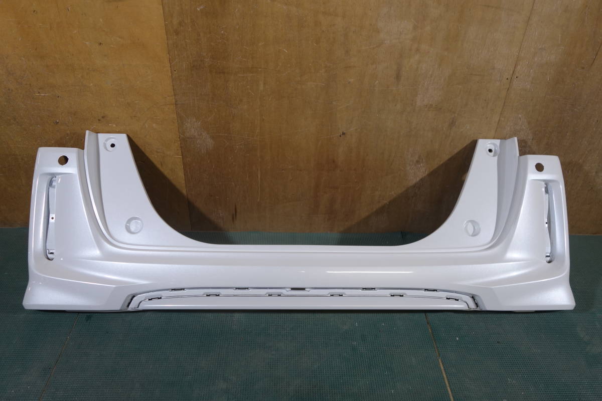 14657　良品　JF3 JF4 前期 N-BOXカスタム 純正 リアバンパー　NH883P パール　71501-TTA-J000