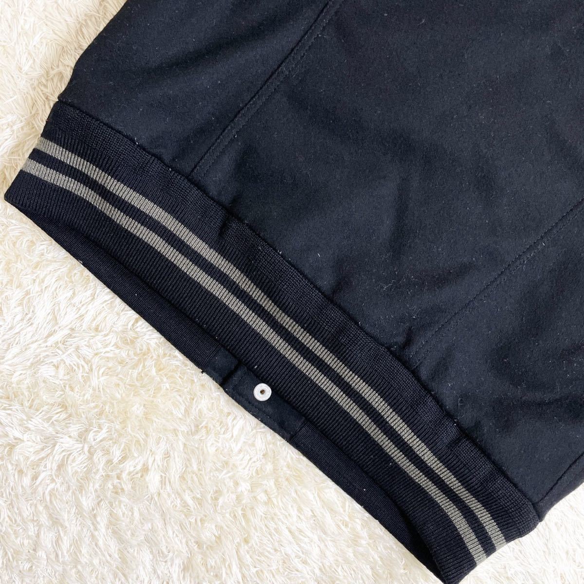 極美品 Levi