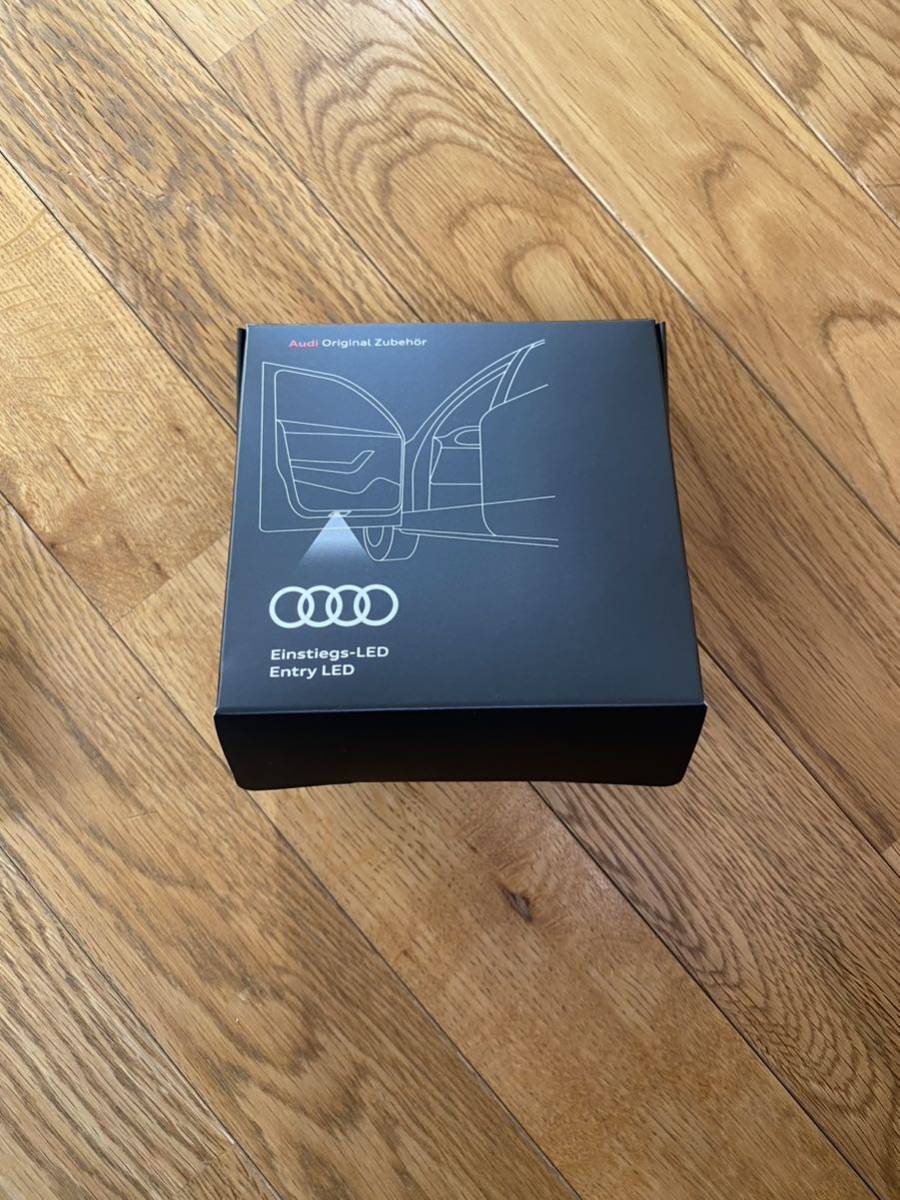 ドアエントリーライト AUDI 純正 - アウディ純正 ゲッコー&フォー 