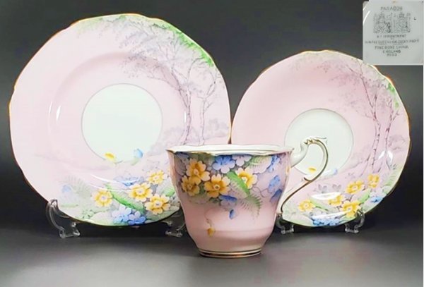 パラゴン（Paragon）カップ＆ソーサー ピンク Woodland Flowers Trio