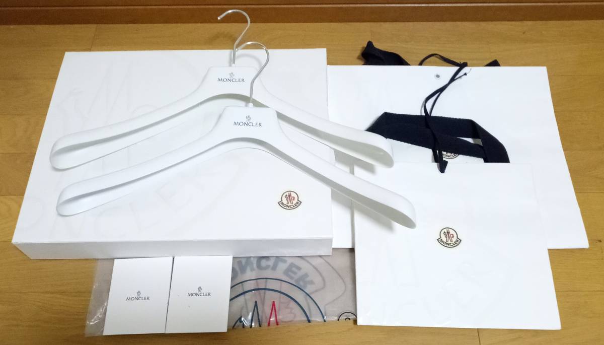モンクレール ハンガー 45 2本 ボックス等セット 美品!!! MONCLER