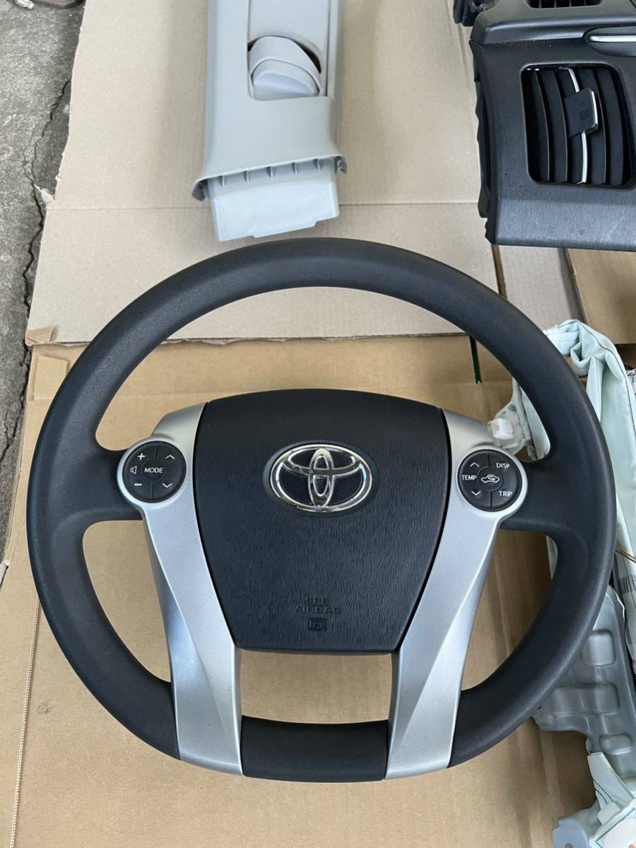 TOYOTA　ZVW30プリウス 前期　 エアバッグコンピューター プリウス エアバッグ ZVW30 トヨタ -30プリウスエアバッグの中古品 ステアリング