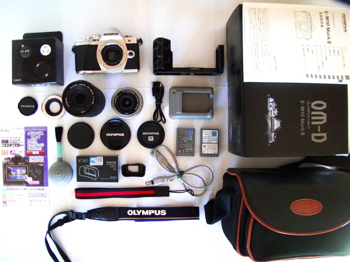OLYMPUS OM-D EM10 MarkⅢ Wズームキット 超美品 アクセサリー豊富